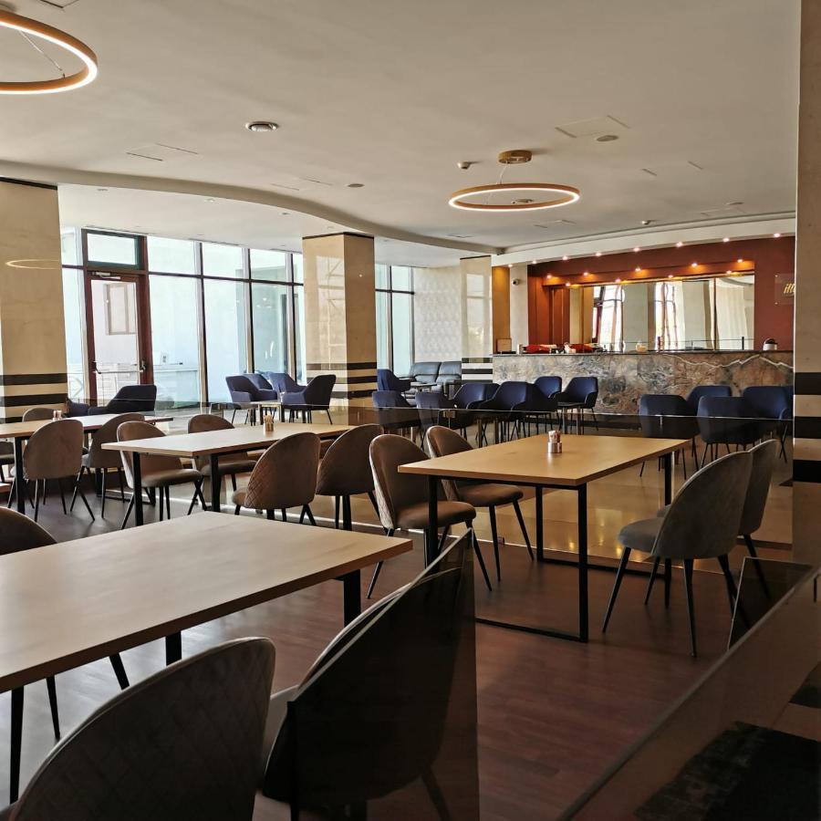 Hotel Zimbru Snagov Tincabesti Екстер'єр фото
