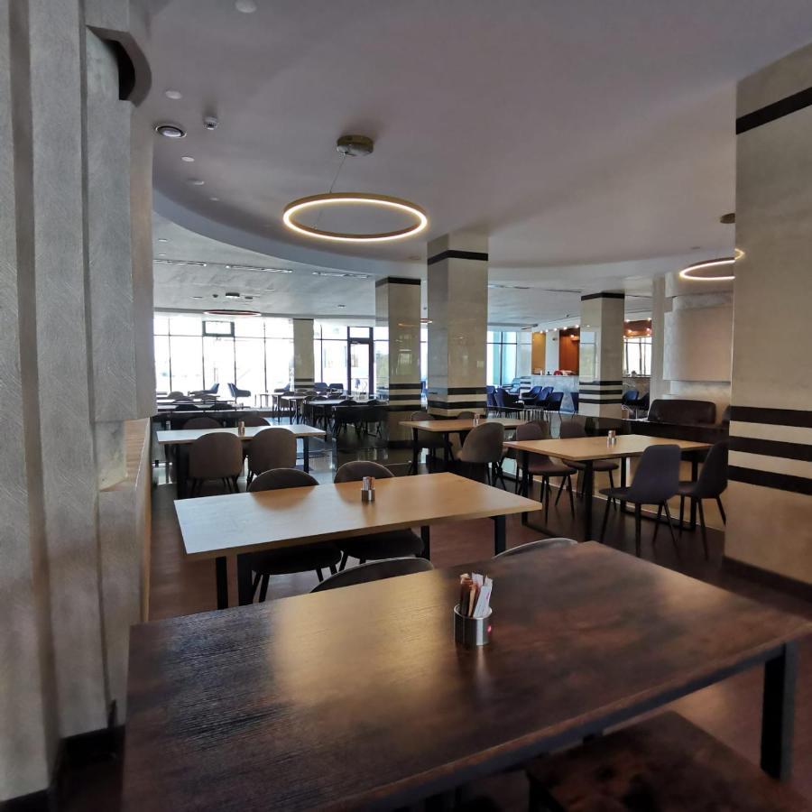 Hotel Zimbru Snagov Tincabesti Екстер'єр фото