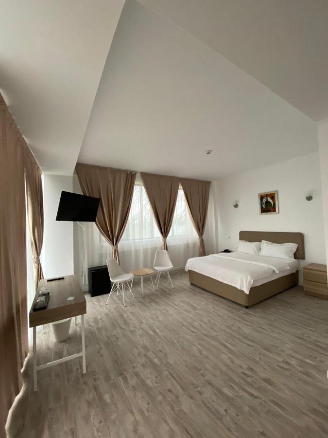 Hotel Zimbru Snagov Tincabesti Екстер'єр фото
