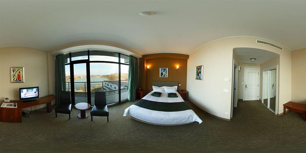 Hotel Zimbru Snagov Tincabesti Екстер'єр фото